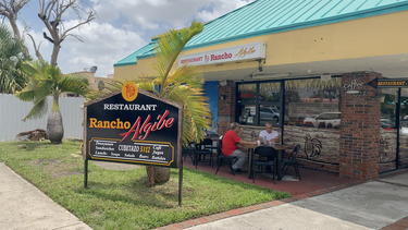 El restaurante Rancho Algibe, en Hialeah, en el sur de la Florida. El restaurante Rancho Algibe, en Hialeah, en el sur de la Florida.