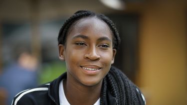 La estadounidense, de 15 años de edad,&nbsp; está a dos semanas de terminar su primer año de la secundaria, vía internet, en la Escuela Virtual de Florida. Sus materias favoritas son lengua y artes. En cambio, las matemáticas no le agradan.