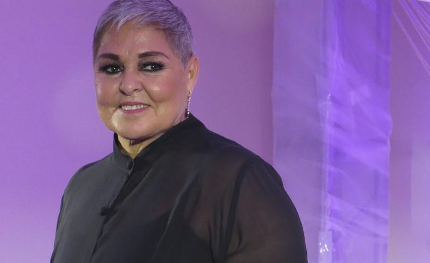 La cantante mexicana Lupita DAlessio da una conferencia de prensa para promover su álbum en vivo Yo sigo aquí el 28 de noviembre de 2017 en la Ciudad de México. DAlessio será homenajeada con el Premio Leyenda durante la séptima edición de los Latin American Music Awards, anunció Telemundo el miércoles 9 de marzo de 2022.&nbsp;