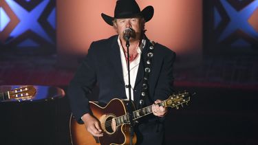 El cantautor Toby Keith actúa en la 46ta Gala del Salón de la Fama de Compositores en el Marriott Marquis, el 18 de junio de 2015, en Nueva York.&nbsp;