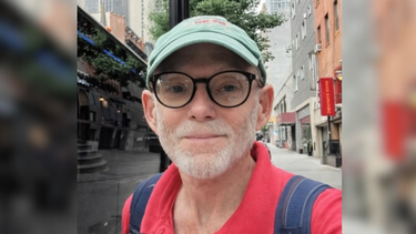 El dramaturgo Héctor Santiago.