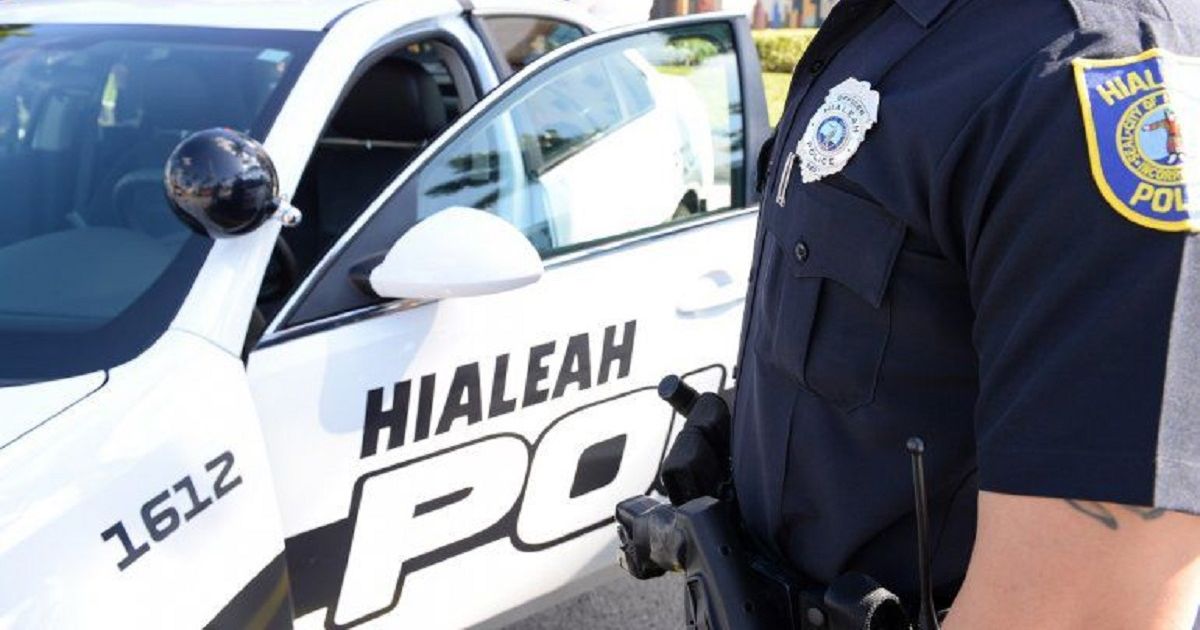 Policía de Hialeah solicita ayuda ciudadana para esclarecer doble homicidio de jóvenes barberos