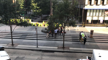 &nbsp;Eric AACC Kearny ha ido publicando en su cuenta de Twitter&nbsp; @AACCPresident distintos aspectos de la zona del tiroteo.&nbsp; 