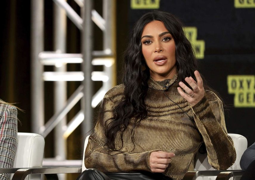 Kim Kardashian habla en el panel Kim Kardashian West: The Justice Project durante la gira de prensa de invierno Oxygen TCA 2020 en Langham Huntington, el sábado 18 de enero de 2020, en Pasadena, California.&nbsp;