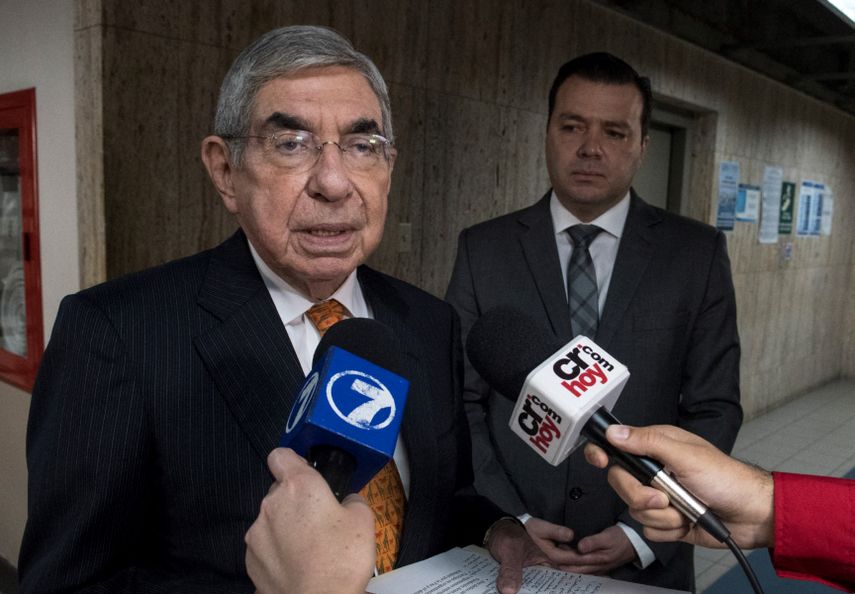 El gobierno de Donald Trump canceló la visa estadounidense del expresidente costarricense y Premio Nobel de la Paz, Óscar Arias, el 1 de abril de 2025, según un allegado político de Arias.&nbsp;