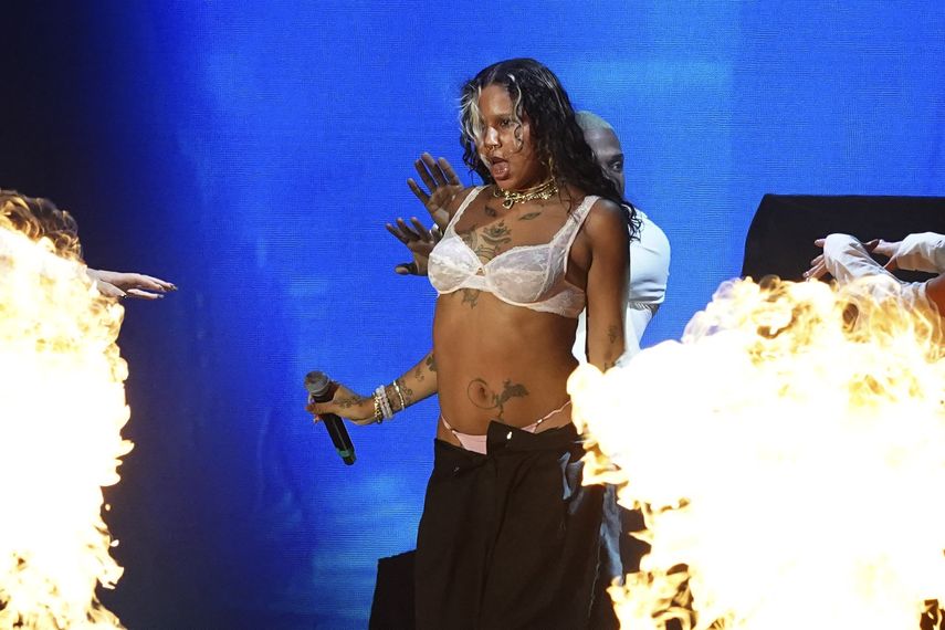 La rapera dominicana Tokischa durante su presentación en el festival Axe Ceremonia en el parque Bicentenario en la Ciudad de México el sábado 1 de abril de 2023.