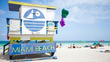 En días de calor la gente recurre a la playa para refrescarse.&nbsp;