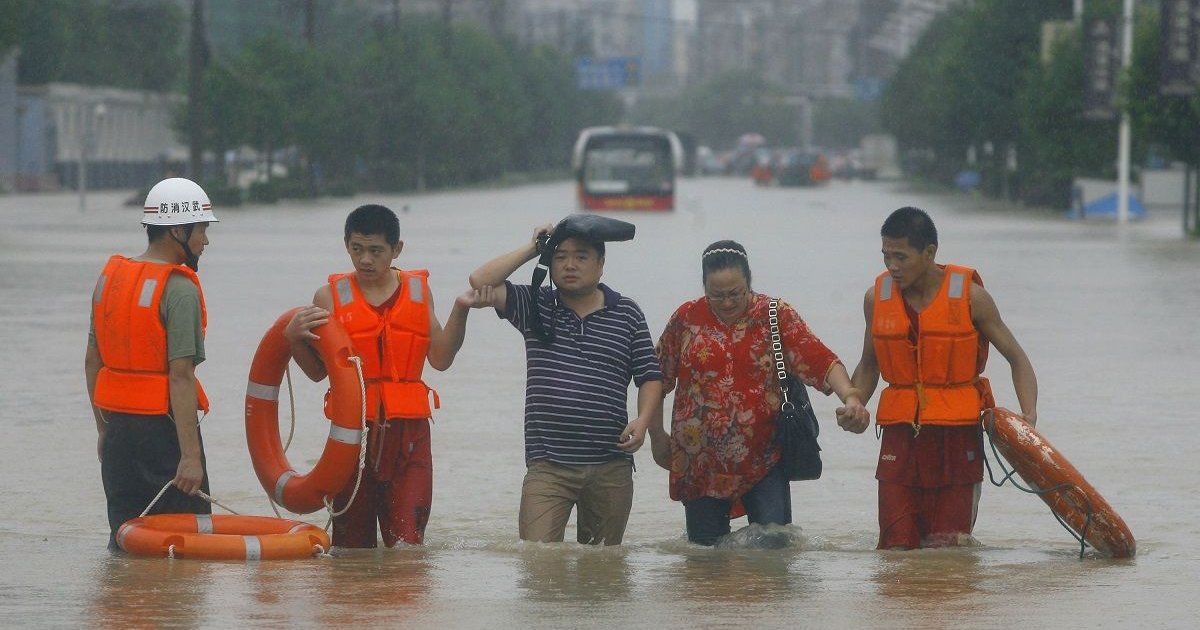 Ascienden a 44 los muertos por las fuertes inundaciones en Pekín, autoridades admiten “errores”