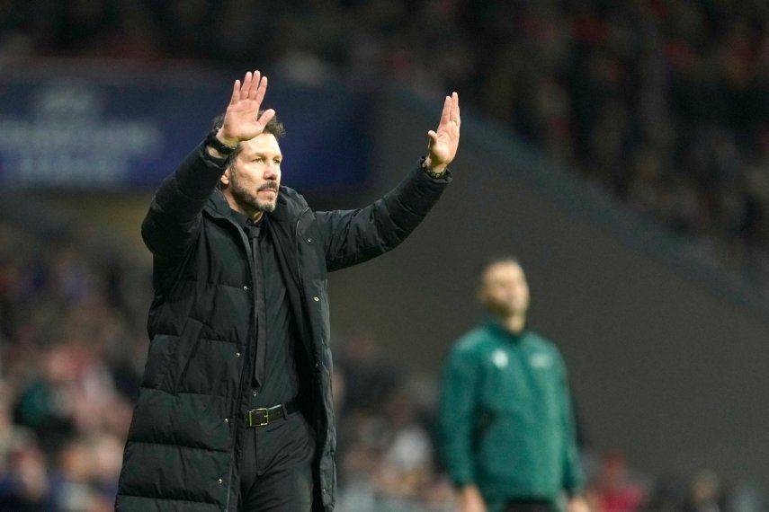 El técnico del Atlético de Madrid, Diego Simeone, reacciona durante el encuentro ante el Celtic, en la Liga de Campeones, el martes 7 de noviembre del 2023.