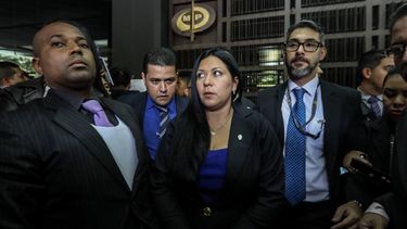 Haringhton, sancionada por Estados Unidos en 2015 con congelación de bienes y prohibición de entrada a ese país, llegó a la Fiscalía acompañada por varios funcionarios del Supremo.