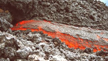 Foto referencial de la magma de un volcán en erupción.