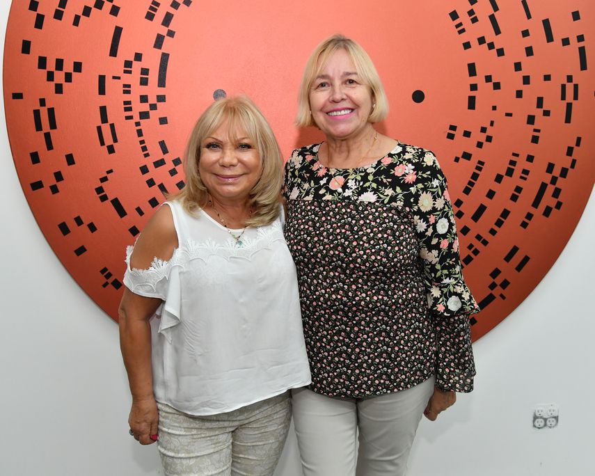 Rosina Malta y Angélica Willard.