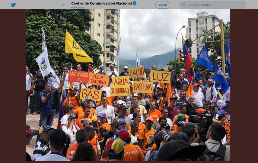 Fotografía del 24 de octubre de 2019 de participantes en una marcha opositora en apoyo al estado Zulia, en Venezuela.