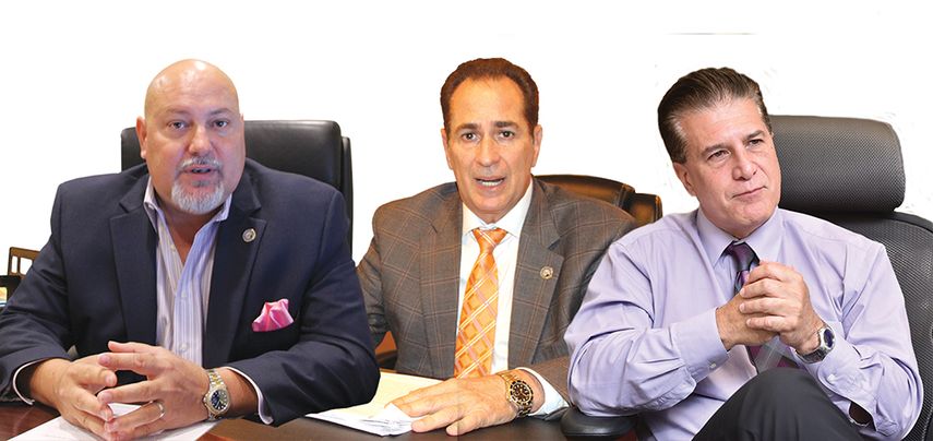 El acalde Orlando López, el comsionado José Díaz y el talbién alcalde Carlos Hernández protagonizaron las noticias de ambos municipios (ARCHIVO)