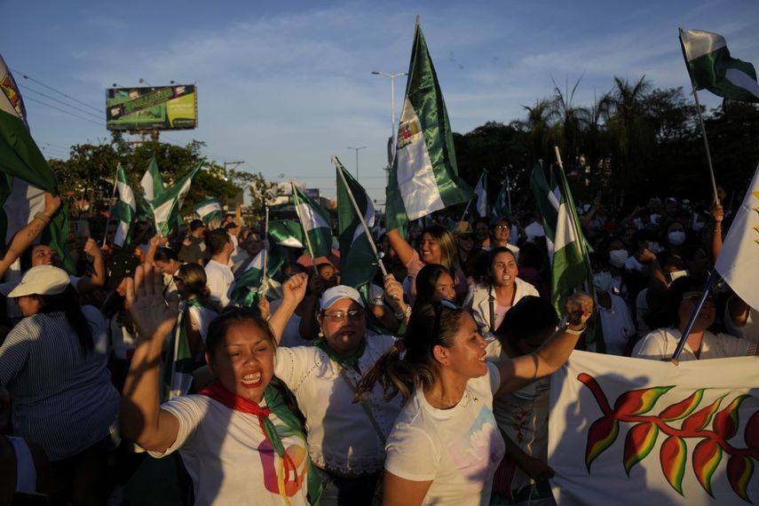 Manifestantes protestan en apoyo del encarcelado líder de oposición y gobernador de Santa Cruz, Luis Fernando Camacho, en Santa Cruz, Bolivia, el jueves 5 de enero de 2023.&nbsp;