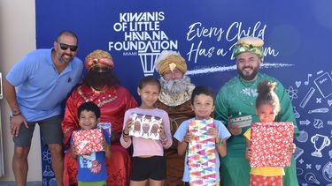 Club Kiwanis de La Pequeña Habana honra la tradición hispana de celebrar la Epifanía y la llegada de los Reyes Magos.