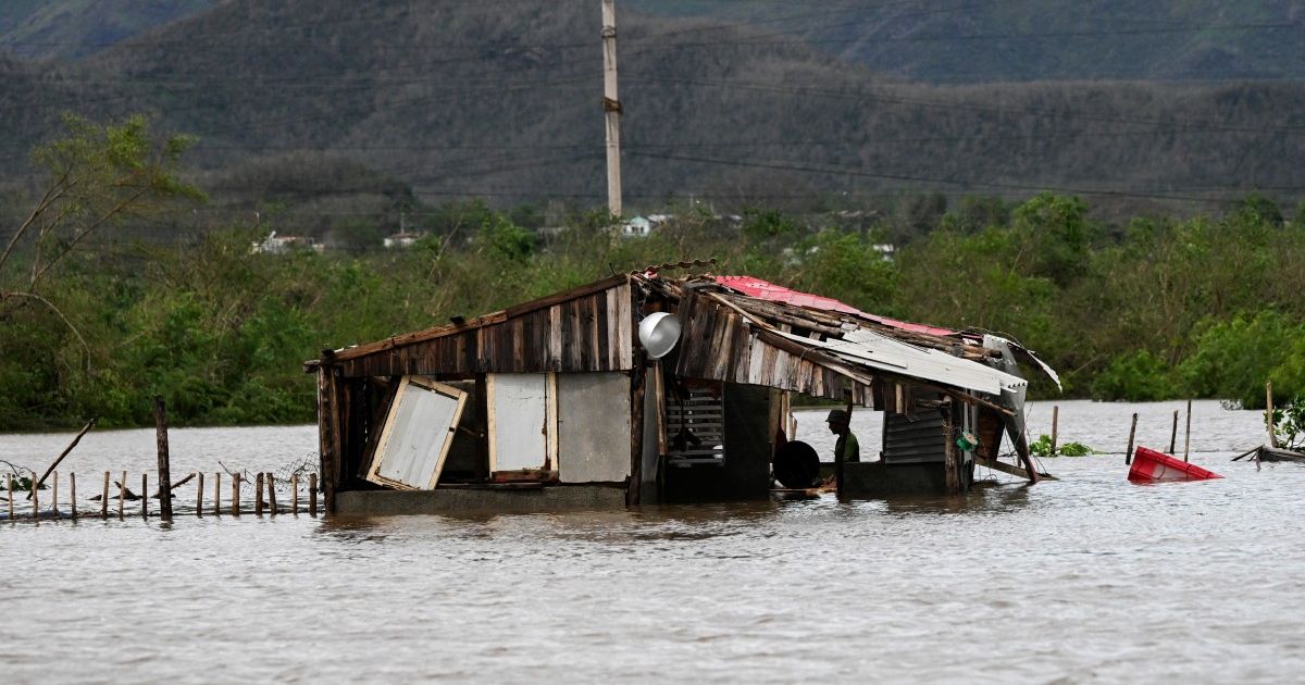 EEUU destina 3 millones de dólares a cubanos damnificados por el huracán Melissa