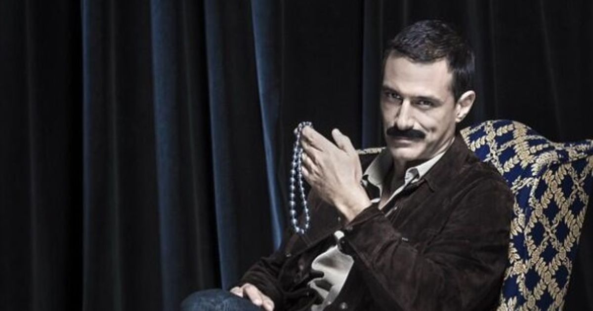 Omar Germenos protagoniza Collar de perlas negras