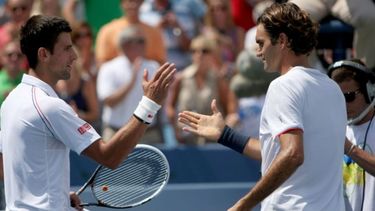 Federer jugará su décima final de Wimbledon, Djokovic su cuarta. (EFE)
