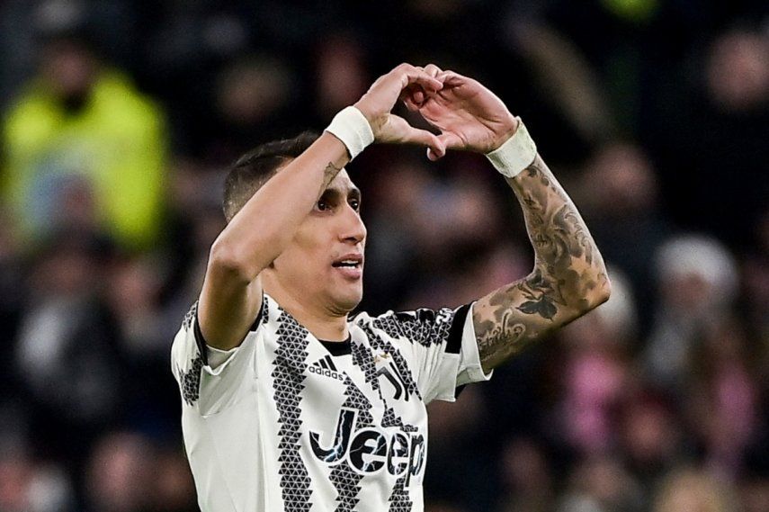Ángel Di María, de la Juventus, celebra haber marcado durante el partido de fútbol de la Serie A entre su club y el Atalanta, en el Juventus Stadium de Turín, Italia, el domingo 22 de enero de 2023.