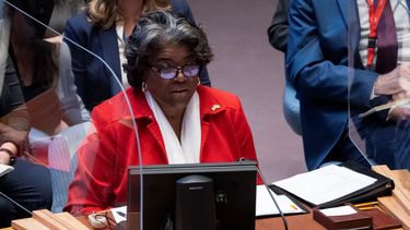 Linda Thomas-Greenfield, representante permanente de Estados Unidos ante Naciones Unidas, habla durante una reunión del Consejo de Seguridad de la ONU, el martes 5 de abril de 2022, en la sede de las Naciones Unidas, en Nueva York.