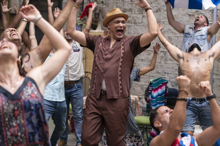 En esta imagen difundida por Warner Bros. Entertainment, Jimmy Smits en una escena de "In the Heights". 