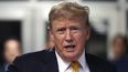 El expresidente Donald J. Trump habla a periodistas.