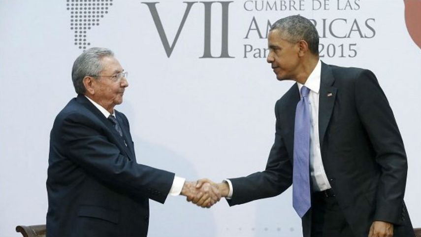 El histórico encuentro de Barack Obama y el gobernante cubano Raúl Castro en la Cumbre de las Américas de Ciudad de Panamá, en 2015