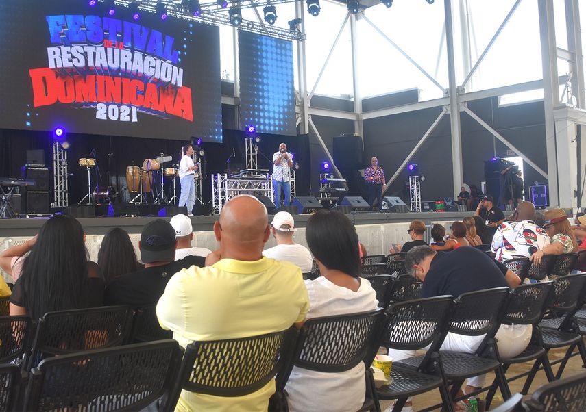 El público acudió al tributo del merenguero Johnny Ventura.