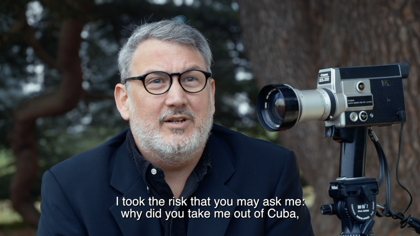 El cineasta Ricardo Vega en un momento del documental Ceiba, memorias de una familia cubana, de Attys Luna.&nbsp;