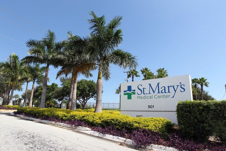 Entrada del Centro Médico St Mary´s en West Palm Beach (CORTESÍA)