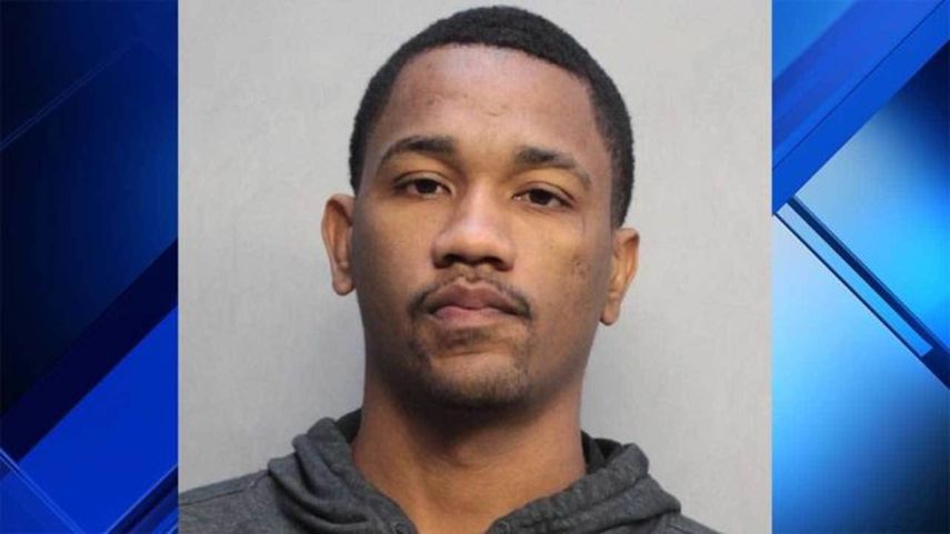 El dominicano fue dejado libre bajo fianza (3,500 dólares) al día siguiente de cometer el delito. Fiscales lo acusaron de un ataque con lascivia y lujuria en una menor e interferir con custodia. Se declaró no culpable y el miércoles exigió un juicio con un jurado.