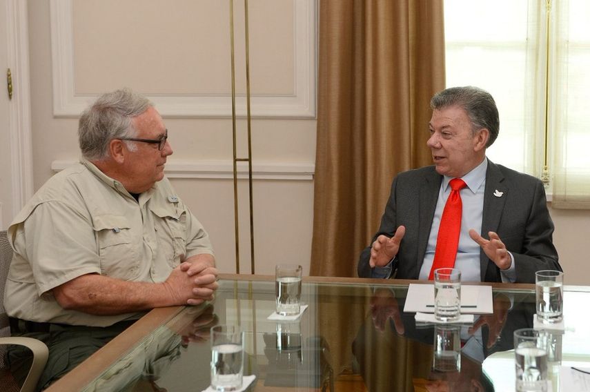 El filántropo, hijo del multimillonario estadounidense Warren Buffett, hizo el anuncio en una reunión que sostuvo en la Casa de Nariño con el presidente Juan Manuel Santos.