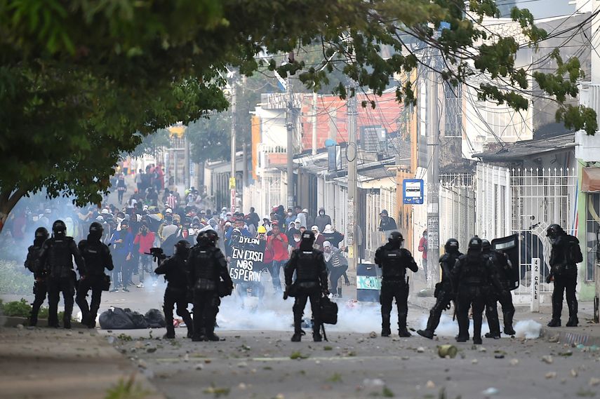 Enfrentamientos antes de juego entre Colombia y Argentina
