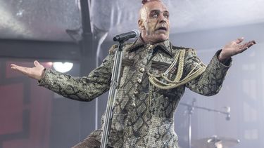 Imagen del 13 julio de 2019, el cantante Till Lindemann en el Europe Stadion Tour 2019, en Alemania. La Fiscalía de Berlín cerró la investigación por agresión sexual al intérprete.&nbsp; &nbsp;