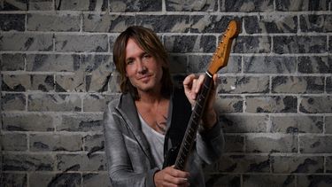 El músico australiano se alzó con el premio artista del año en la entrega de los Country Music Awards (CMA) celebrada el miércoles en Nashville.