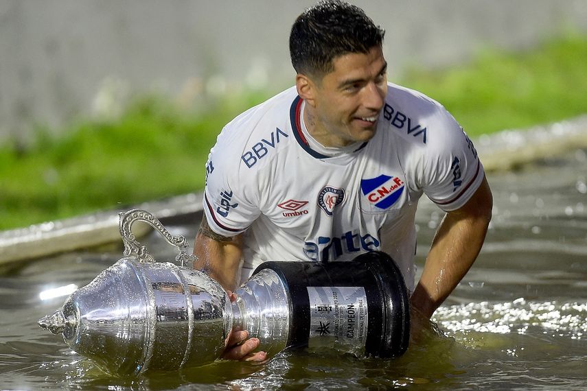 El uruguayo Luis Suárez muestra un nivel sublime con su regreso al equipo que lo dio a conocer