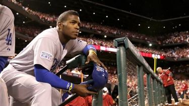 Puig estuvo afectado por las lesiones en el 2015 (ARCHIVO)
