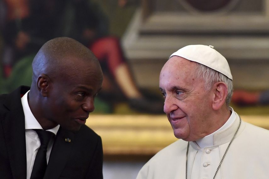 El presidente haitiano Jovenal Moïse se reúne con el papa Francisco el 26 de enero de 2018. El papa envió sus condolencias por el asesinato de Moïse, el 8 de julio de 2021.&nbsp;