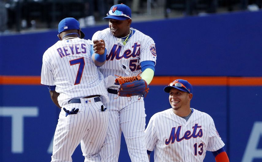 Céspedes, Reyes y Cabrera celebraron la victoria de los Mets sobre los Filis.