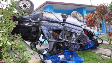 Así quedó uno de los vehículos del accidente.