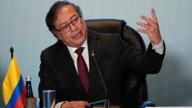 El presidente de Colombia, Gustavo Petro, habla con los delegados internacionales durante una conferencia centrada en la crisis política de Venezuela.