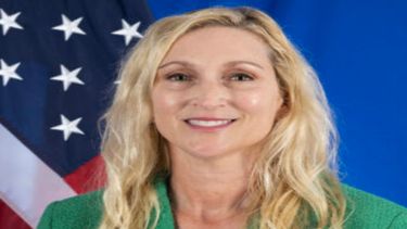 Embajadora de Estados Unidos, Nicole Theriot