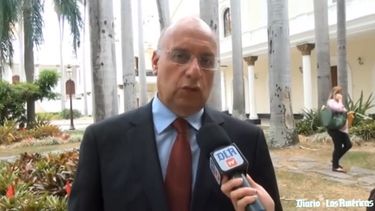 El diputado opositor Williams Dávila ofreció declaraciones a DIARIO LAS AMÉRICAS sobre el llamado del papa Francisco y la receptividad del tema en el Parlamento. (CAPTURA DE VIDEO)