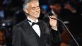 Bocelli, que estudió derecho y se quedó ciego a la edad de doce años, logró su gran éxito internacional hace más de 20 años con su canción Time to say Goodbye.