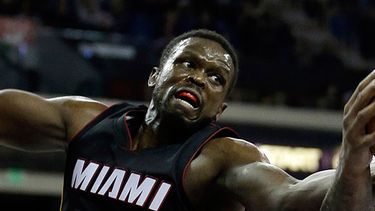 Deng es uno de los jugadores más importantes de Erik Spoelstra a la ofensiva (AP)