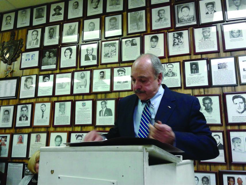 El cineasta y dramaturgo cubanoamericano Iván Acosta es el autor de la pieza cinematográfica más famosa creada en el exilio cubano El súper.&nbsp;