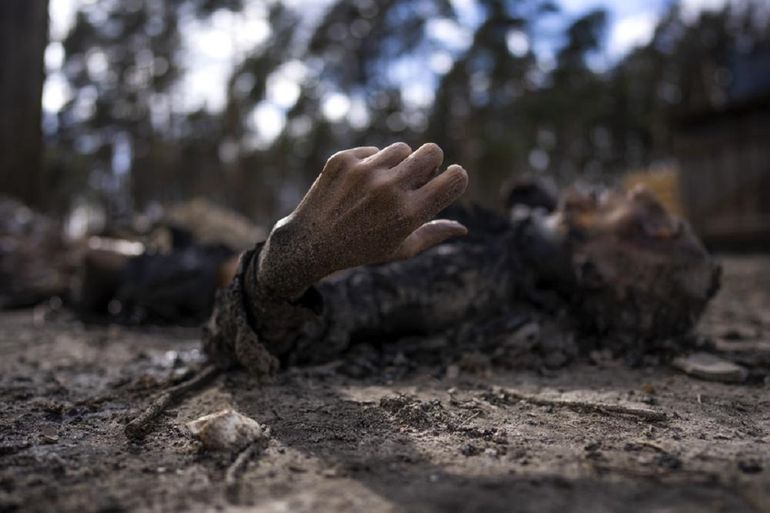 Ucrania teme nueva ofensiva rusa mientras cuenta cadáveres