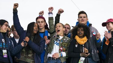 Emma Gonzalez, al centro, junto a otros estudiantes, en el final de la marcha en Washington.&nbsp;
