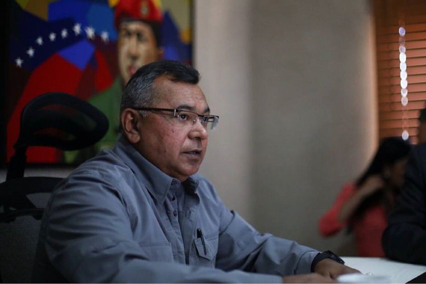 La medida fue anunciada luego de que se completara un mes de manifestaciones callejeras a favor y en contra del gobierno de Nicolás Maduro.